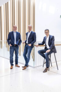 Die Preisträger des Zukunftspreises 2023: Dr. rer. nat. David M. Grodzki (von links), Dr.-Ing. Stephan Biber und Prof. Dr. med. Michael Uder (Quelle: Stifterverband) 