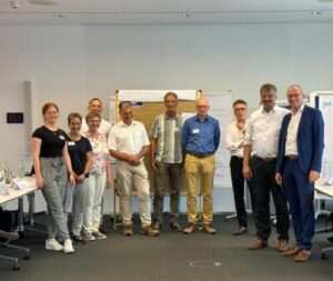 Das Foto zeigt unter anderem Kai A. Kasri, Vorsitzender des Bundesverbands privater Anbieter (bpa), BGL-Bezirksrat Georg Wetzelsperger, Bernhard Seidenath, Stefanie Renner, DBfK, und Joachim Görtz, bpa-Hauptgeschäftsführer