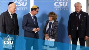 V.l.n.r.: Gady Gronich, Generalsekretär der Europäischen Rabbinerkonferenz, Fraktionsvorsitzender Klaus Holetschek, Dr. h.c. mult. Charlotte Knobloch, Präsidentin der Israelitischen Kultusgemeinde München und Oberbayern und Dr. Ludwig Spaenle, Beauftragter der Bayerischen Staatsregierung für jüdisches Leben und gegen Antisemitismus. Foto: CSU-Fraktion